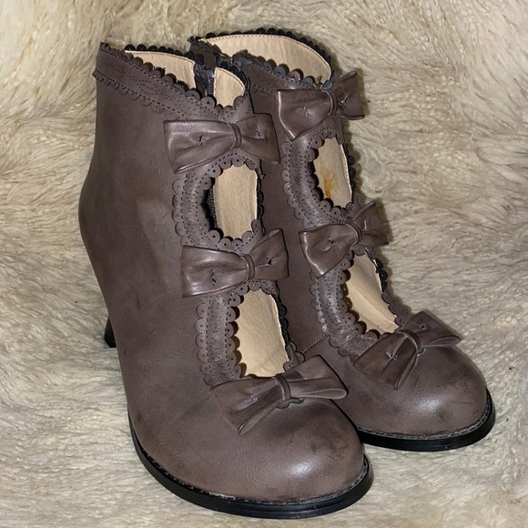 Dolce by Mojo Moxy Victoria Brown Booties with Bows Ankle Boots